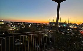 Apt - Stay 6 - Stadium View - Coo-Op Live Arena